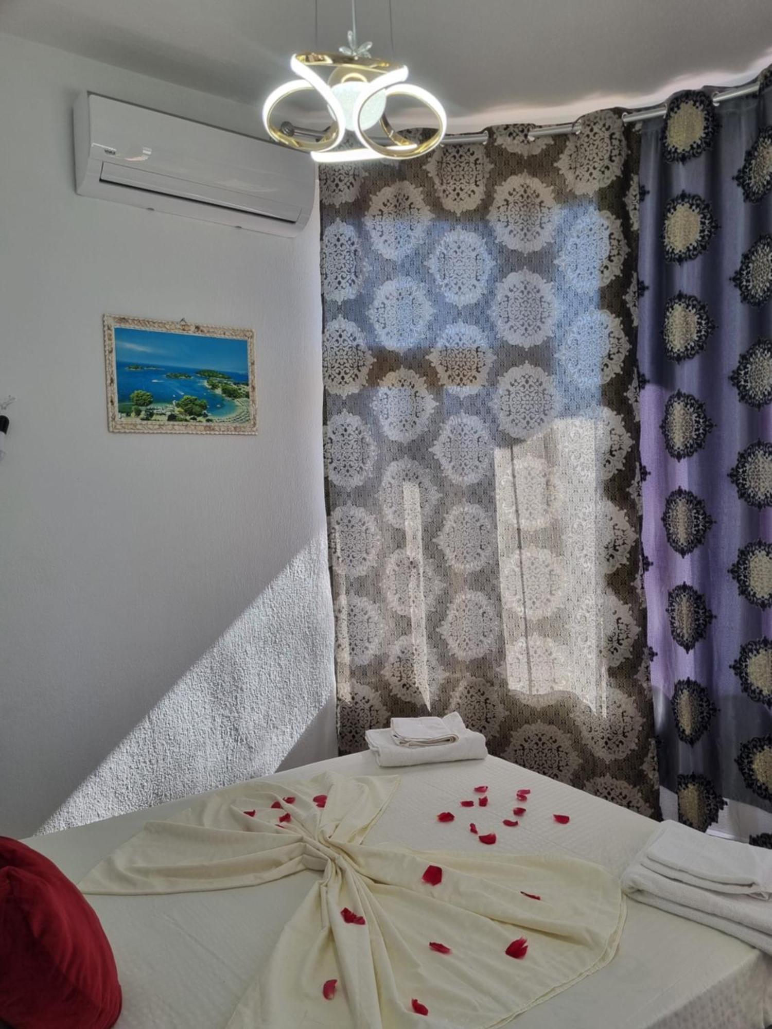 Apartment Besnik Brahimi קסאמיל מראה חיצוני תמונה