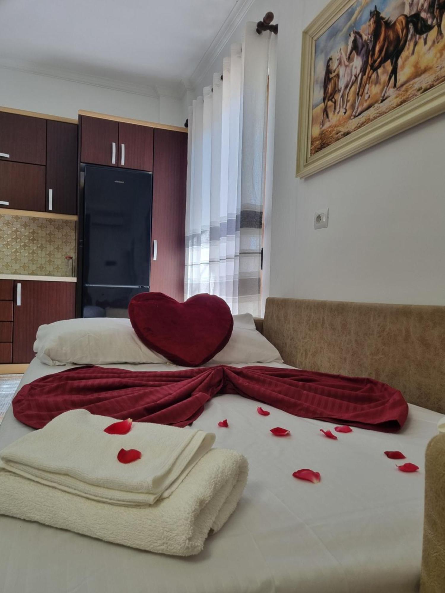 Apartment Besnik Brahimi קסאמיל מראה חיצוני תמונה